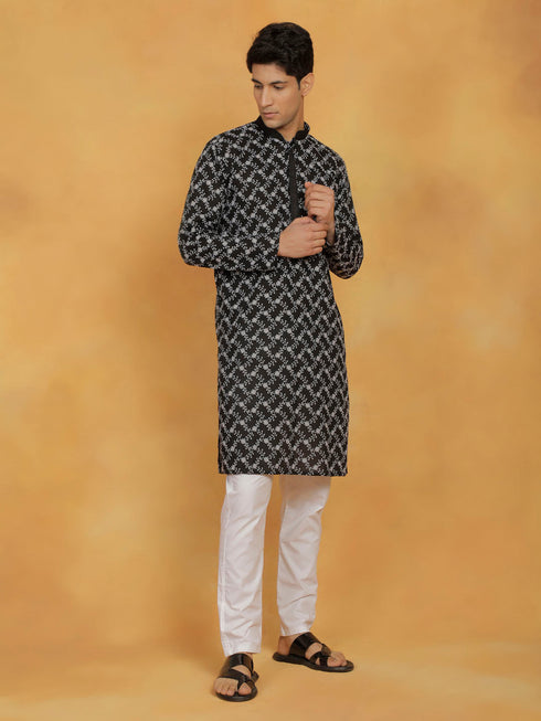 Vastramay Men's Black And White Cotton Kurta And Pyjama Set